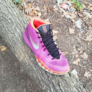 Kyrie irving 8.13.67 elizabeth 9.8.96  shoes